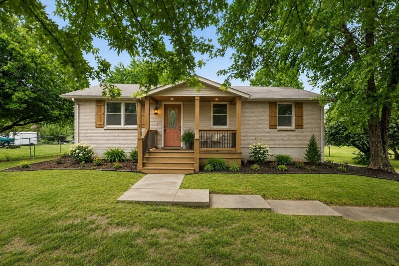 700 Volunteer Dr, White House, TN 37188