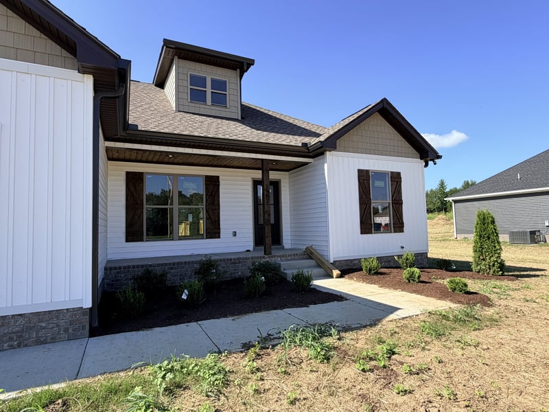 1301 Vickie Ln, Portland, TN 37148