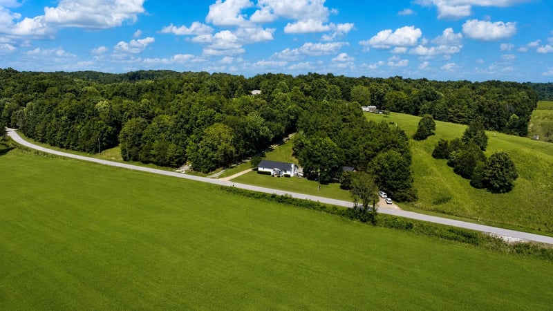 425 E Piney Rd, Dickson, TN 37055