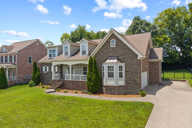 1387 Round Hill Ln, Spring Hill, TN 37174