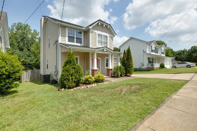 7895 Rainey Dr, Antioch, TN 37013