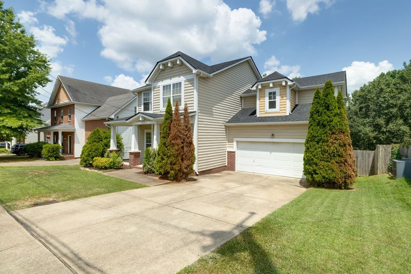 7895 Rainey Dr, Antioch, TN 37013