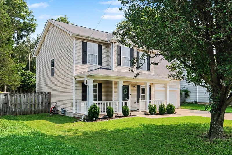 2040 Stanford Village Dr, Antioch, TN 37013