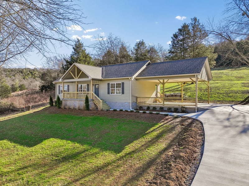 105 Agee Branch Ln, Hickman, TN 38567