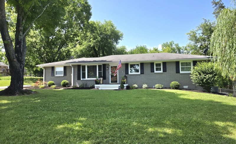 210 Elnora Ct, Hendersonville, TN 37075