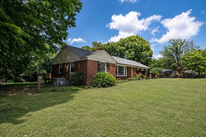 303 N Laurel Cir, Columbia, TN 38401