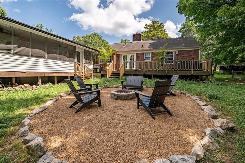 303 N Laurel Cir, Columbia, TN 38401