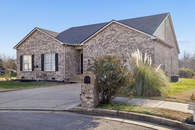 821 Northstar Ct, Old Hickory, TN 37138