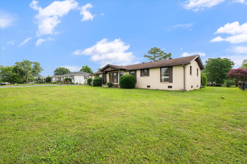 411 Colgate Ave, Lebanon, TN 37087
