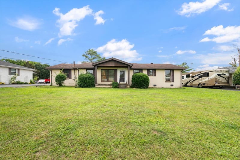 411 Colgate Ave, Lebanon, TN 37087