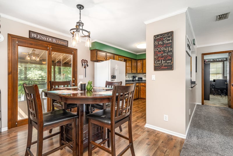 8049 New Chapel Rd, Springfield, TN 37172