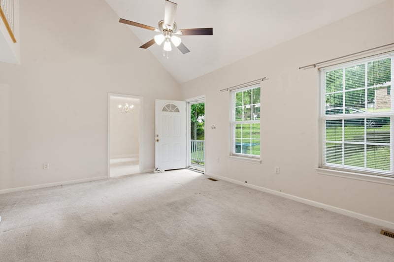 958 Jordan Cir, White Bluff, TN 37187