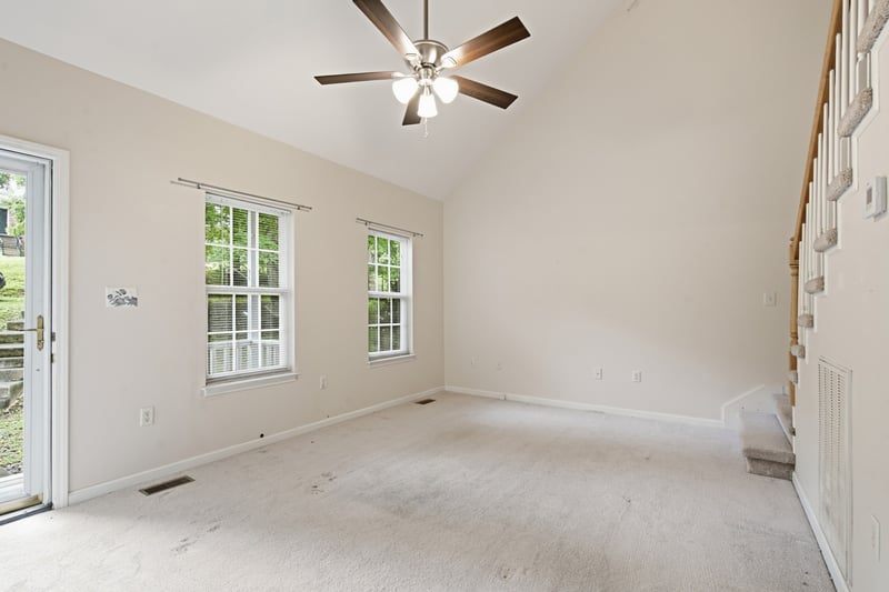 958 Jordan Cir, White Bluff, TN 37187