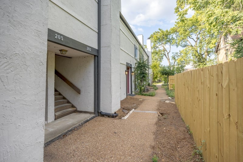 111 33rd Ave #203, Nashville, TN 37212