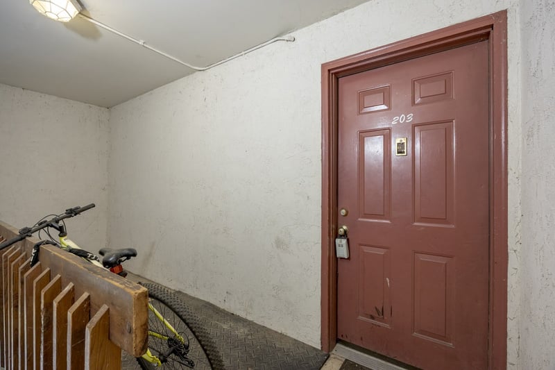 111 33rd Ave #203, Nashville, TN 37212