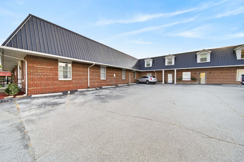 607 S Locust St, Springfield, TN 37172