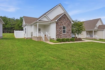 1005 Sycamore Rdg, Burns, TN 37029