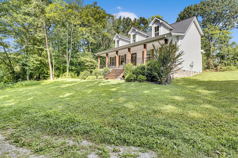 998 West St, Greenbrier, TN 37073