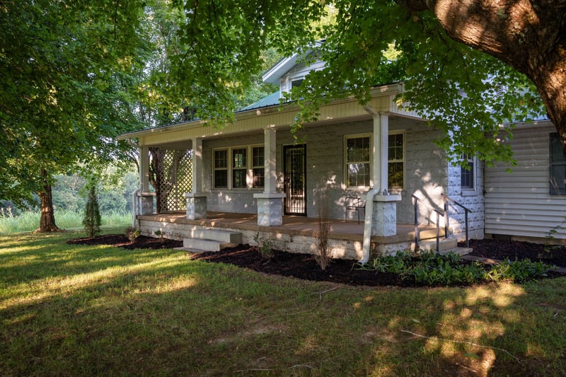 1125 Dawson Rd, White Bluff, TN 37187