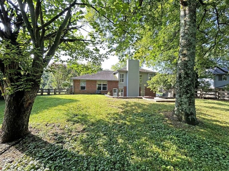 1717 Ridgemere Ct, Hermitage, TN 37076