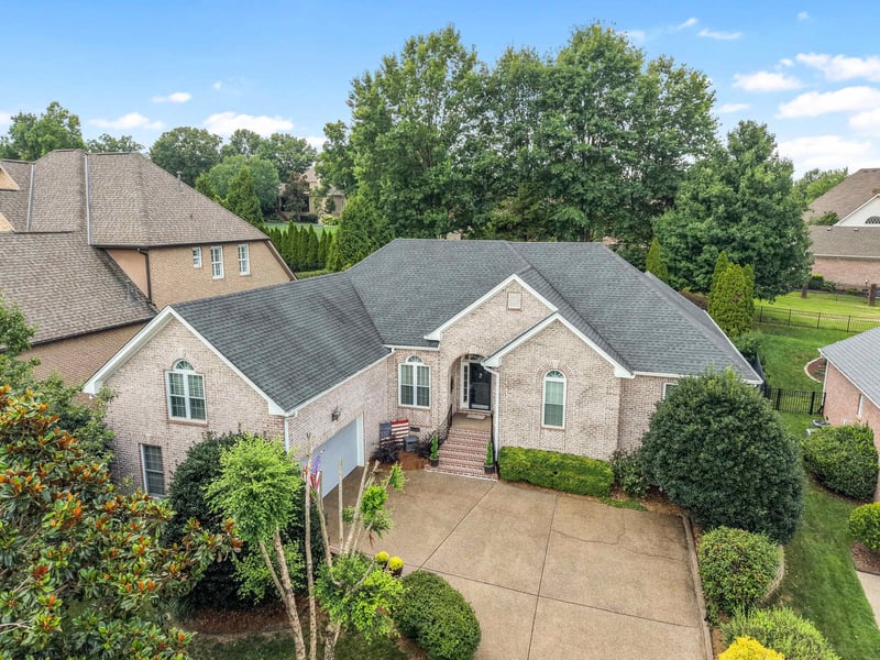 115 N Country Club Dr, Hendersonville, TN 37075