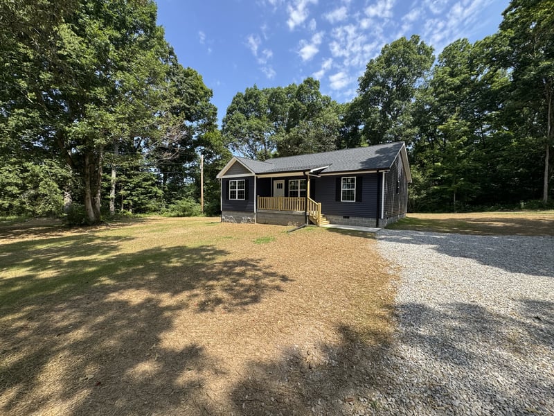 1047 Oak Grove Rd, Dickson, TN 37055