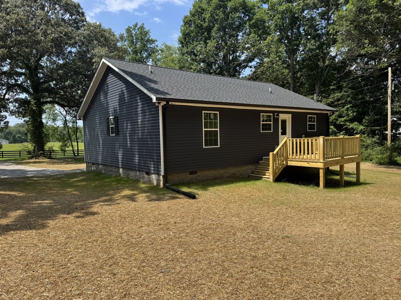 1047 Oak Grove Rd, Dickson, TN 37055