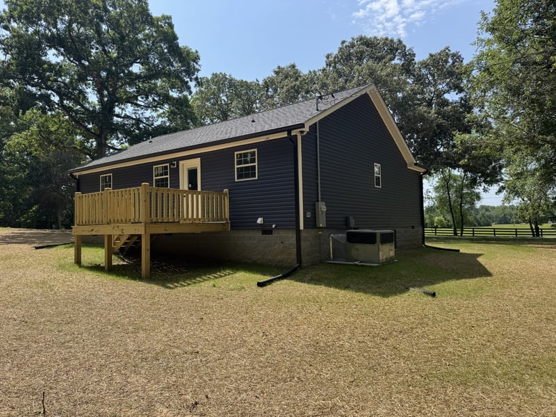 1047 Oak Grove Rd, Dickson, TN 37055