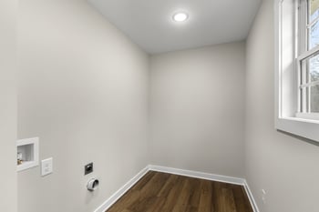 1047 Oak Grove Rd, Dickson, TN 37055