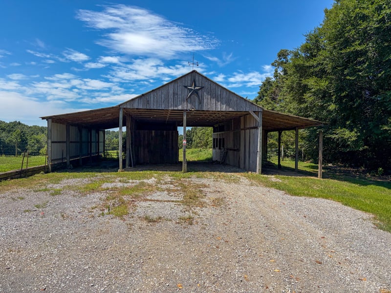 285 Calvert Ridge Rd, Westmoreland, TN 37186