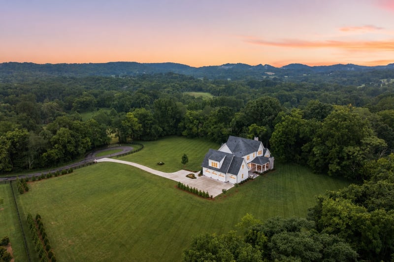6916 Farm Path Ln, College Grove, TN 37046