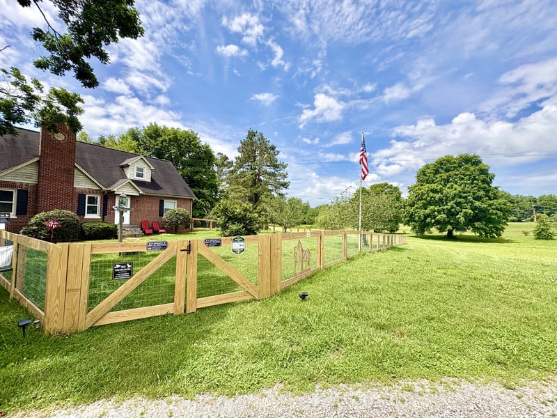 1804 Highway 52 , Portland, TN 37148