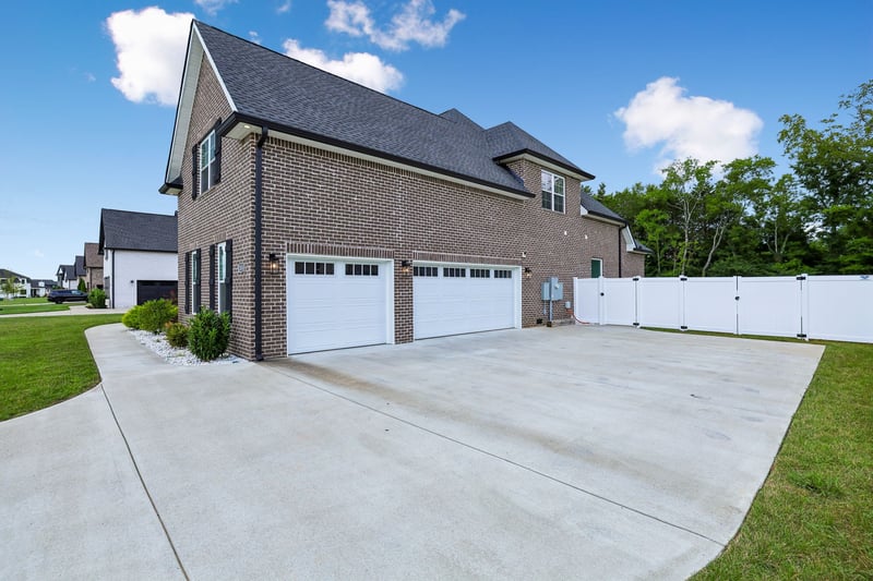 2614 Holly Springs Dr, Murfreesboro, TN 37128