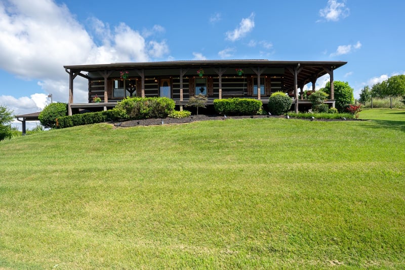812 New Shackle Island Rd, Hendersonville, TN 37075