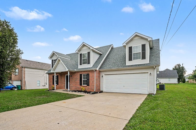 1124 Benton Mason Dr, La Vergne, TN 37086
