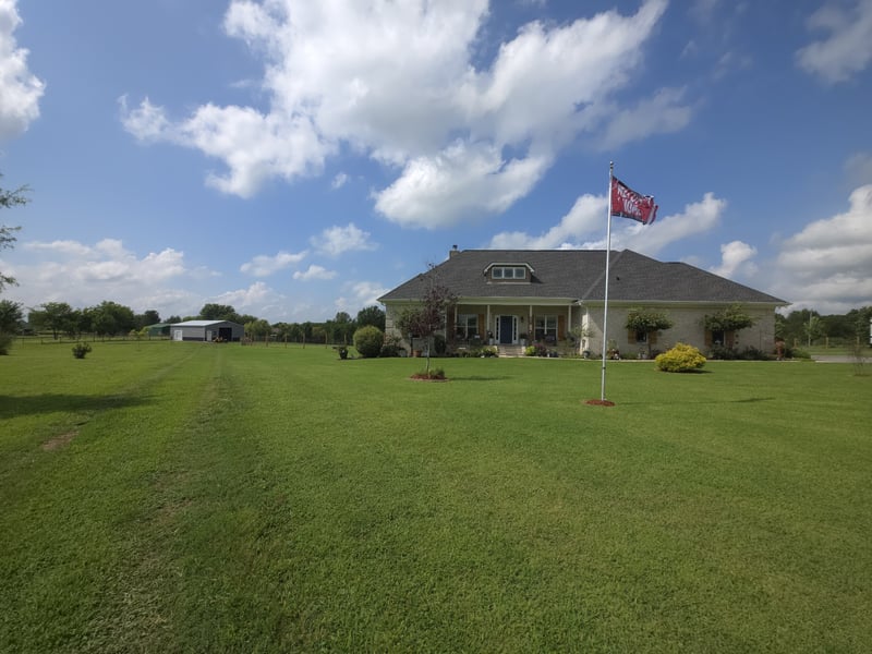 1138 Chenault Ln, Castalian Springs, TN 37031