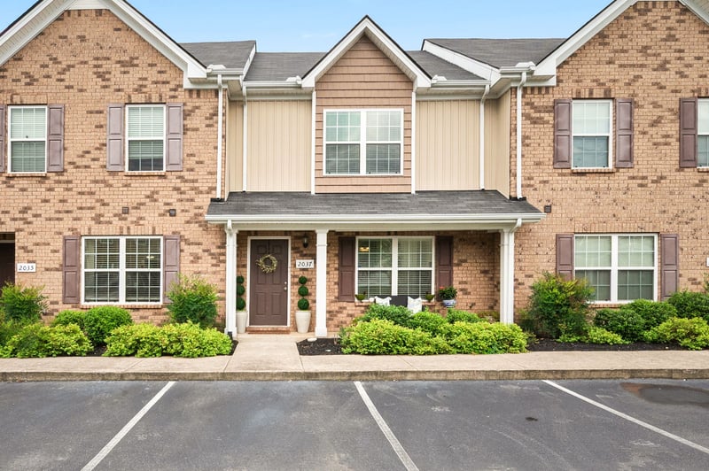 2037 Debonair Ln, Murfreesboro, TN 37128