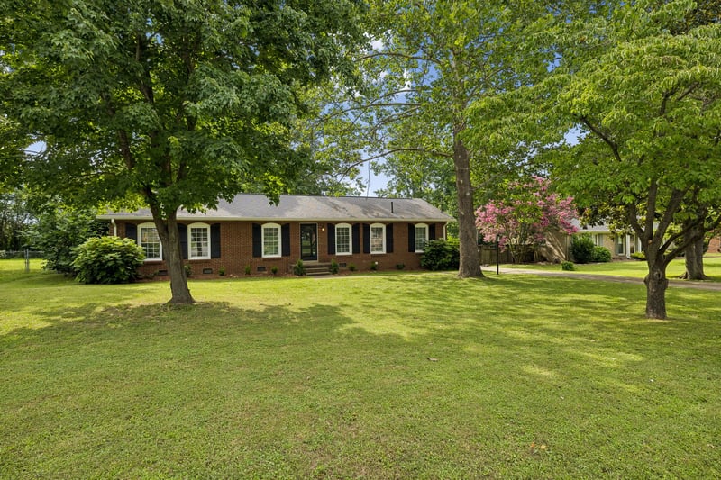 8063 Regency Dr, Nashville, TN 37221