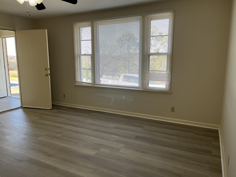 1008 Center Point Rd, Hendersonville, TN 37075