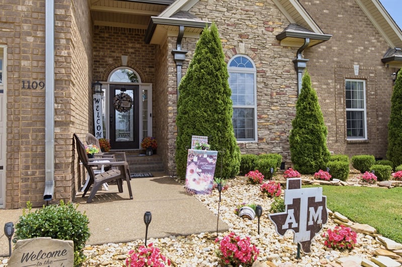 1109 Secretariat Dr, Mount Juliet, TN 37122