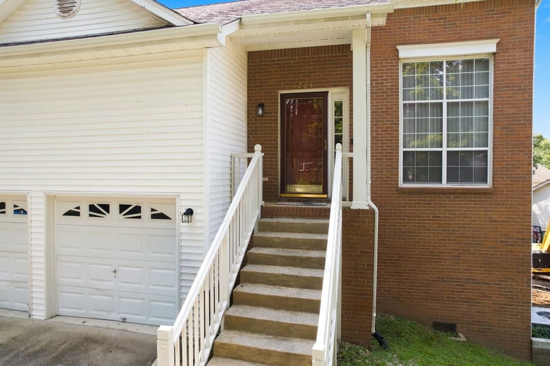 1204 Springwood Dr, Old Hickory, TN 37138
