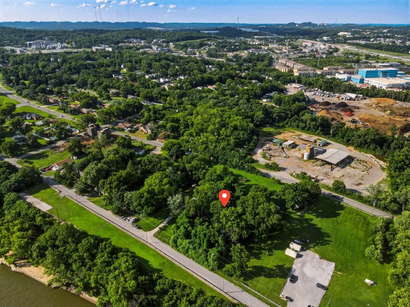 Lock Rd, Nashville, TN 37207