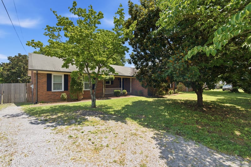 562 Sharondale Dr, Murfreesboro, TN 37129