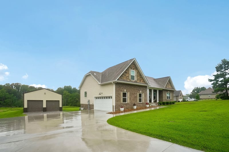 1036 Hayshed Rd, Dickson, TN 37055
