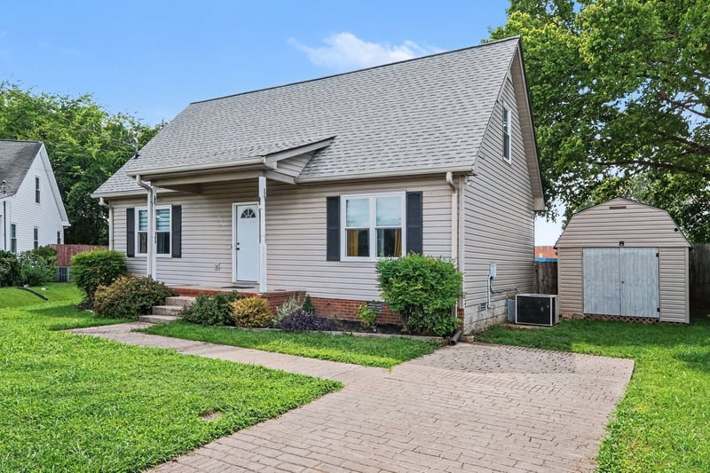 606 Fairgrounds Ct, Lebanon, TN 37087
