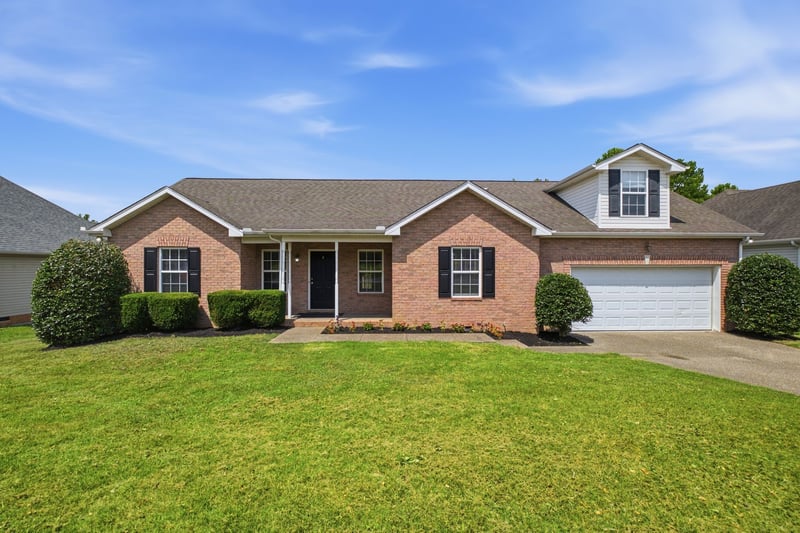 106 Cambridge Dr, Gallatin, TN 37066