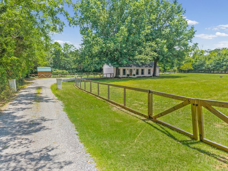 20312 Maple Hill Rd, Lebanon, TN 37087