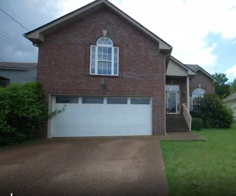 2820 Stokers Ln, Nashville, TN 37207