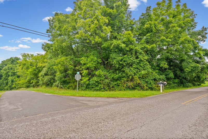 Hwy 47 , White Bluff, TN 37187