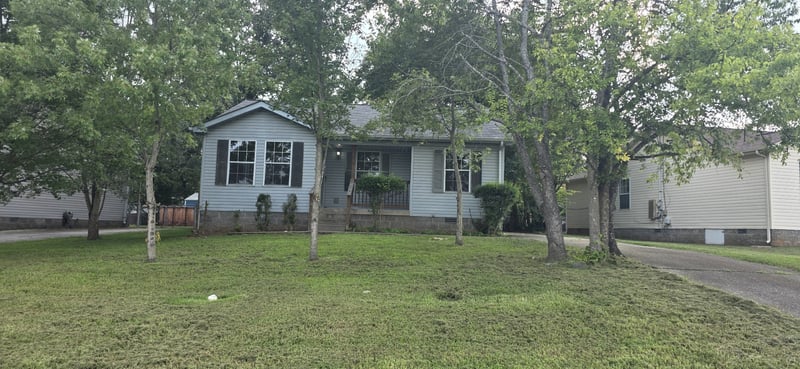 105 Natchez Ct, La Vergne, TN 37086